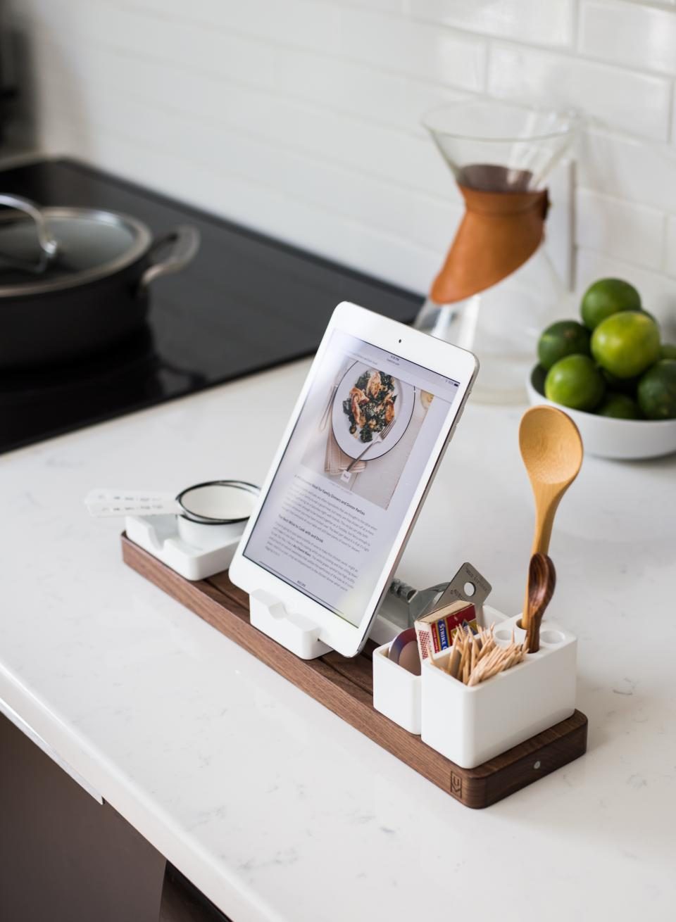 Illustrative photograph of kitchen Utensils